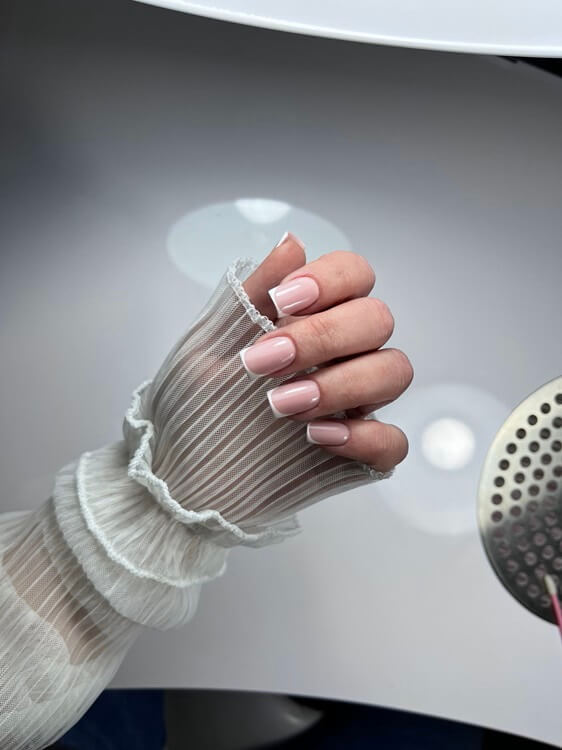 manicure - paznokcie